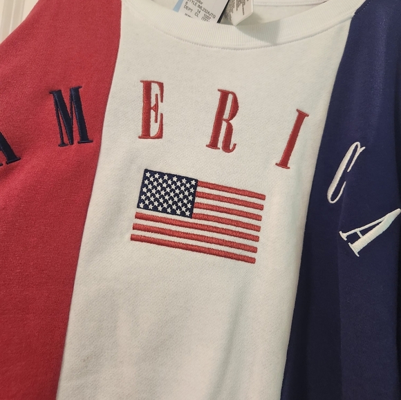 NWT American sweatshirt - Picture 2 of 5